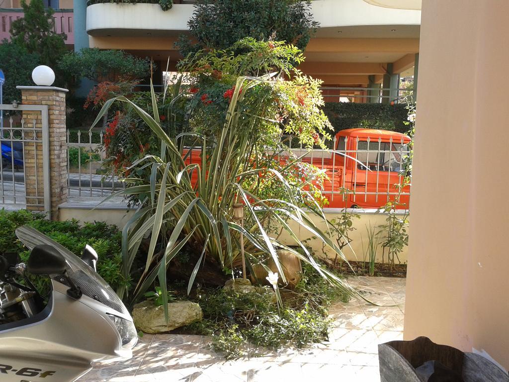 Patra - Cute Studio Near Center Exterior foto